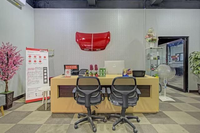 Super Oyo Capital O 3198 Sukomanunggal Inn Surabaja Zewnętrze zdjęcie