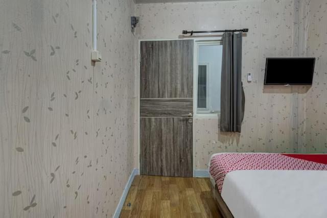 Super Oyo Capital O 3198 Sukomanunggal Inn Surabaja Zewnętrze zdjęcie