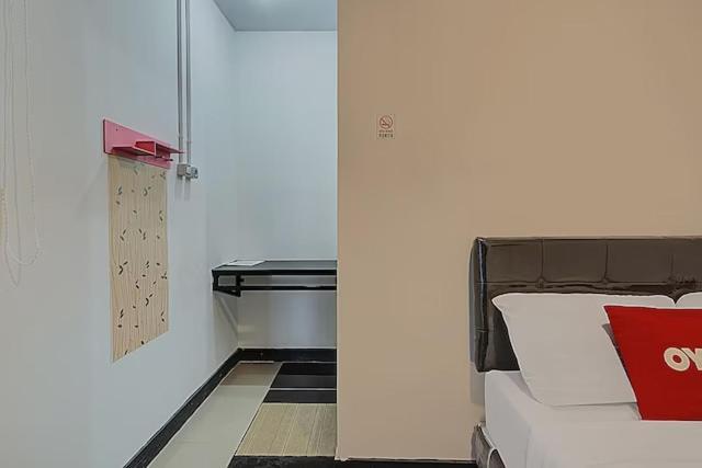 Super Oyo Capital O 3198 Sukomanunggal Inn Surabaja Zewnętrze zdjęcie